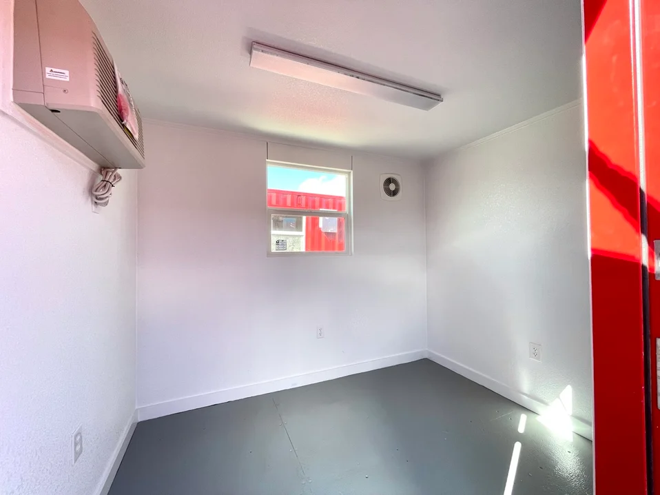 10ft workspace interior